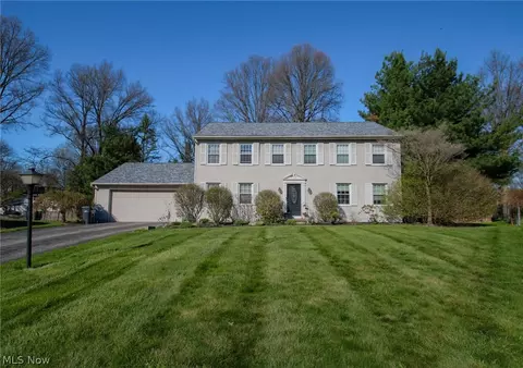 200 Briarbrook Ct NE, Howland, OH 44484