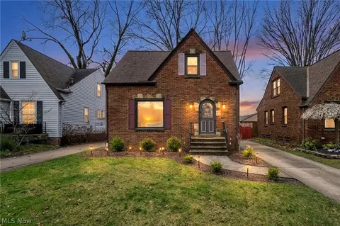 16209 Elsienna Ave, Cleveland, OH 44135