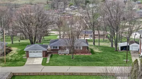 336 High St SW, Sugarcreek, OH 44681