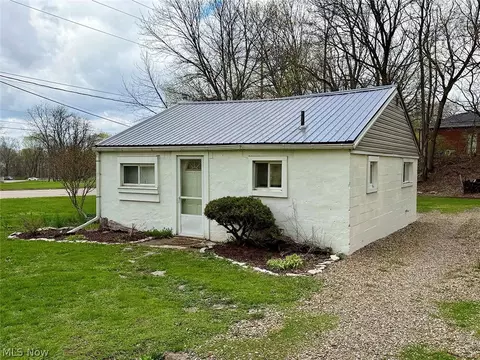 1610 Connecticut Ave SE, Massillon, OH 44646
