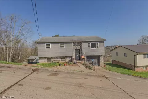 38 Southmoor Hts, Parkersburg, WV 26101