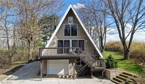 2684 Bern Dr, Millersburg, OH 44654