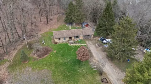 9918 Overton Rd, Burbank, OH 44214