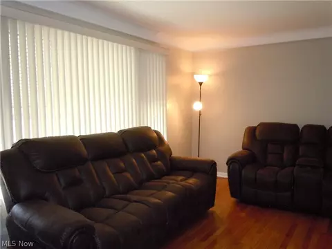 23896 Devoe Ave, Euclid, OH 44123 photo 4