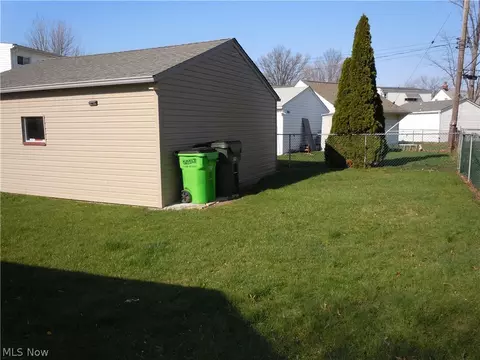 23896 Devoe Ave, Euclid, OH 44123 photo 12