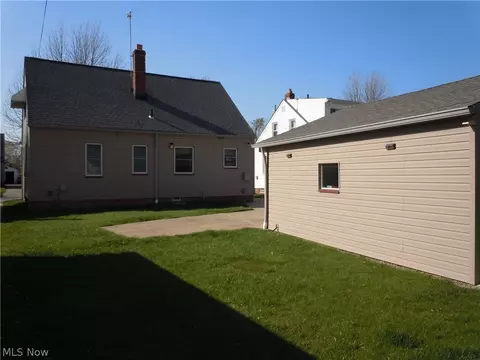 23896 Devoe Ave, Euclid, OH 44123 photo 11