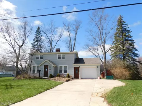303 S Market St, Jefferson, OH 44047