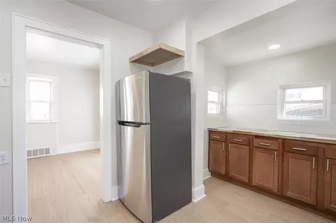 Entry Way - 92 E Ido Ave, Akron, OH 44301 photo 1 of 1