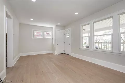 Living - 92 E Ido Ave, Akron, OH 44301 photo 3 of 4