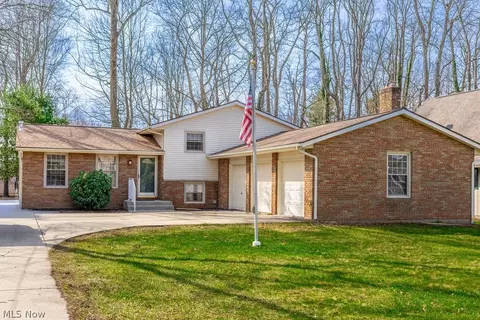 1224 Grassmere St SE, North Canton, OH 44709