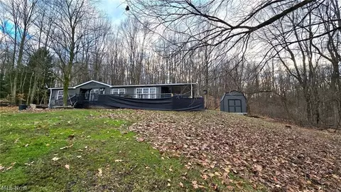 961 Glendale Rd, New Cumberland, WV 26047