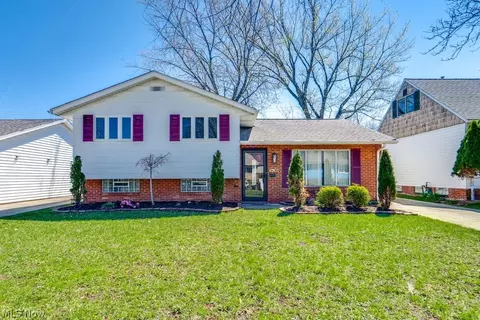 26288 Aaron Dr, Euclid, OH 44132