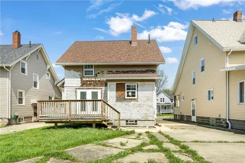 Exterior - 1708 W 8th St, Ashtabula, OH 44004 photo 4 of 5