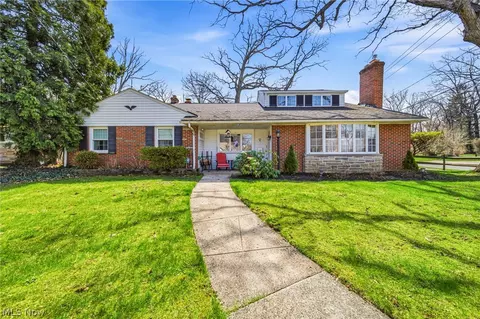 25301 Wolf Rd, Bay Village, OH 44140