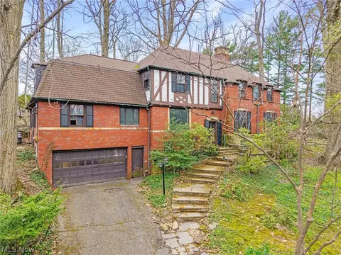 1884 S Belvoir Blvd, South Euclid, OH 44121