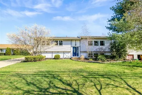 924 E Schaaf Rd, Brooklyn Heights, OH 44131