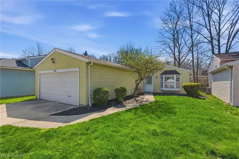 9966 Magnolia Dr, Olmsted Falls, OH 44138