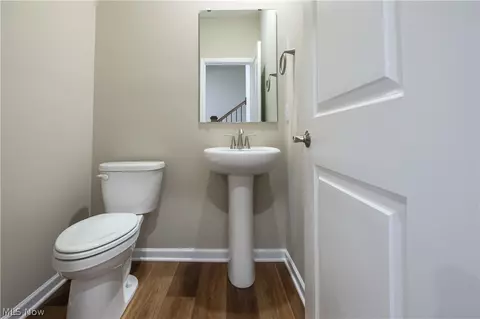 Entry Way - 945 Memory Ln # -4, Aurora, OH 44202 photo 6 of 9