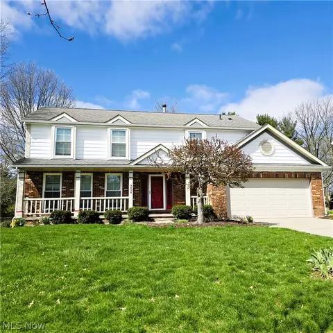 9898 Lakeview Cir, Strongsville, OH 44136
