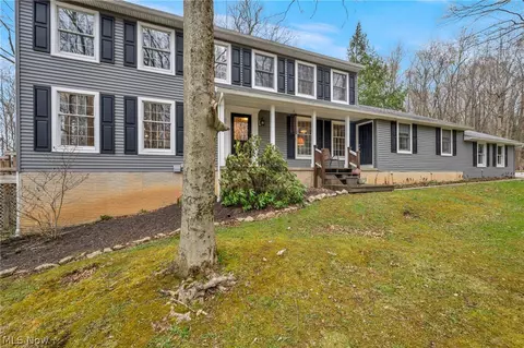 13160 Stoney Springs Dr, Chardon, OH 44024