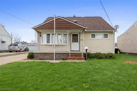 15268 Muskingum Blvd, Brook Park, OH 44142