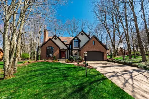 3470 Hunters Xing, Stow, OH 44224