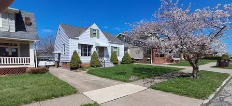 6014 Laverne Ave, Parma, OH 44129