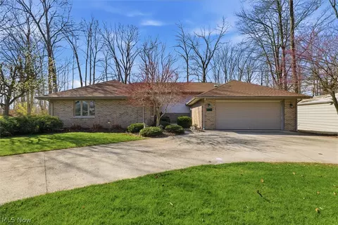 843 Wildwood Dr, Willard, OH 44890