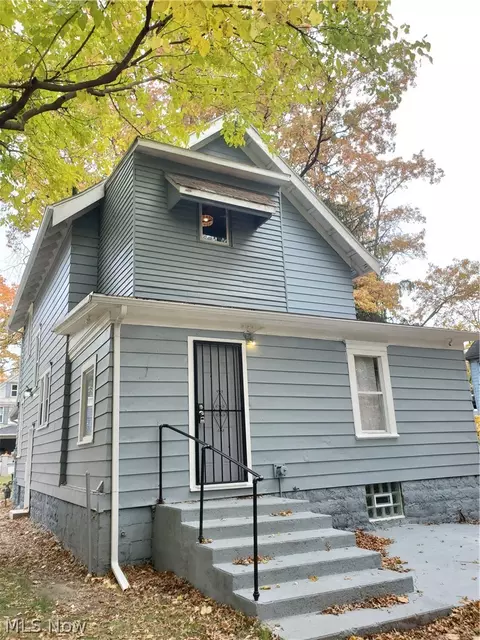 830 Sumner St, Akron, OH 44311 photo 2