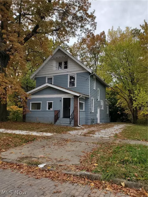 830 Sumner St, Akron, OH 44311 photo 4