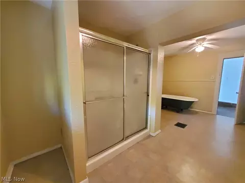 830 Sumner St, Akron, OH 44311 photo 30