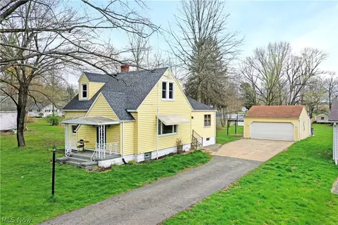 4890 Myrtle Ave NW, Warren, OH 44483