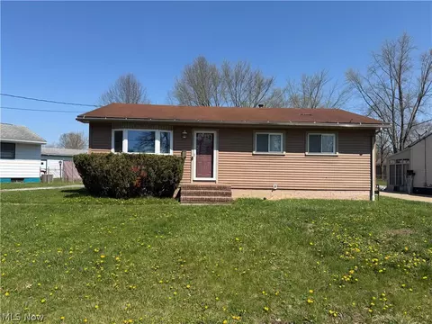 2860 Linda Dr NW, Warren, OH 44485