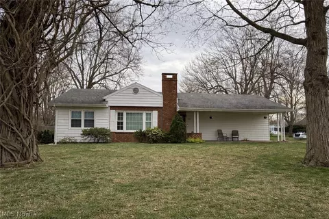 940 Treelane Dr, Ashtabula, OH 44004