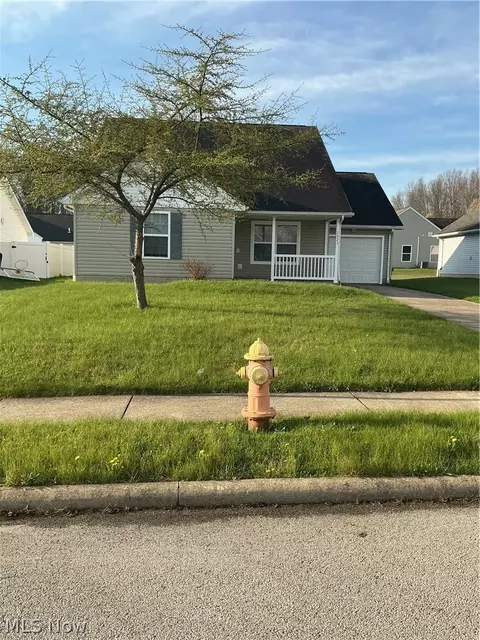2823 Benford Ln, Youngstown, OH 44505