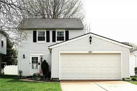 8867 Holly Ln, Olmsted Falls, OH 44138