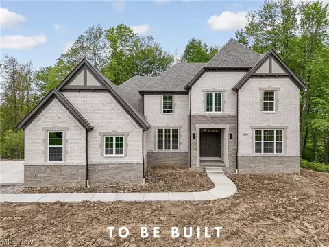 5070 Neptune Dr, Solon, OH 44139