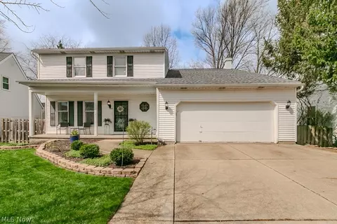 5459 Oak Ridge Dr, Willoughby, OH 44094
