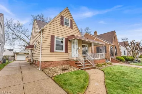 5803 Renwood Dr, Parma, OH 44129