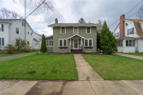 245 S Freedom St, Ravenna, OH 44266