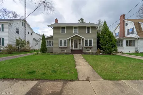 245 S Freedom St, Ravenna, OH 44266