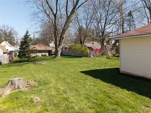 Exterior - 168 Simcox St, Wadsworth, OH 44281 photo 5 of 7