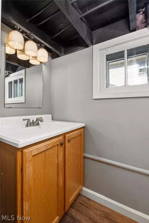 Bath - 168 Simcox St, Wadsworth, OH 44281 photo 3 of 3