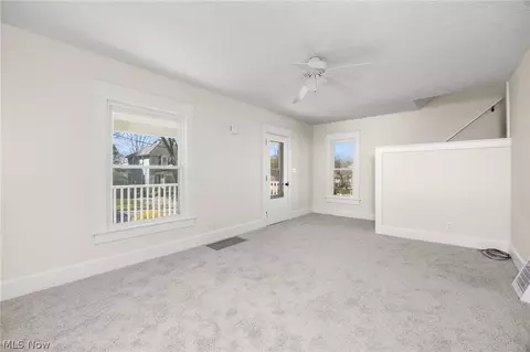 Living - 168 Simcox St, Wadsworth, OH 44281 photo 3 of 5