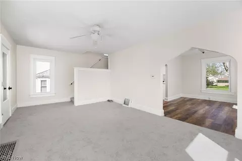 Living - 168 Simcox St, Wadsworth, OH 44281 photo 2 of 5
