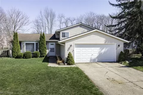18267 Walnut Dr, Strongsville, OH 44149
