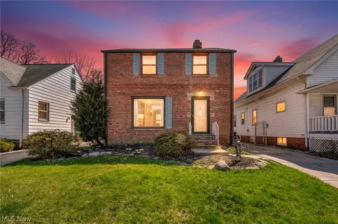 4911 Tuxedo Ave, Parma, OH 44134