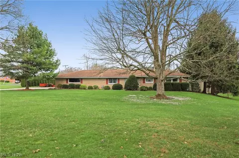 14560 Cenfield St NE, Alliance, OH 44601