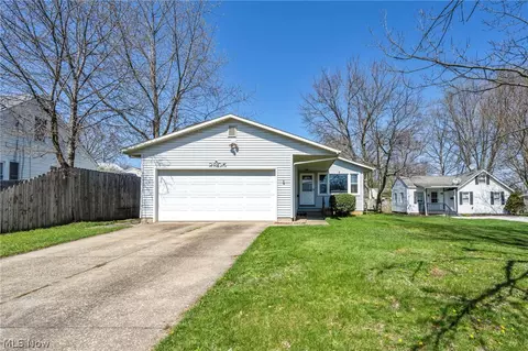 2805 Shelburn Ave, Akron, OH 44312