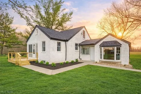 9509 Reed Rd, Columbia Station, OH 44028